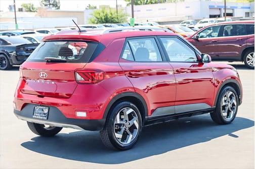2023 Hyundai VENUE SEL