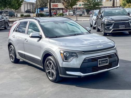 2024 Kia Niro LX