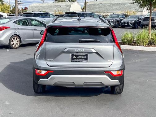 2024 Kia Niro LX