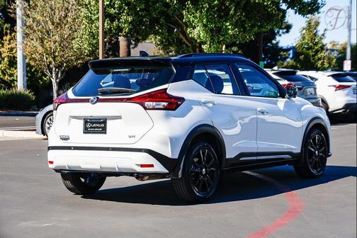 2021 Nissan Kicks SR