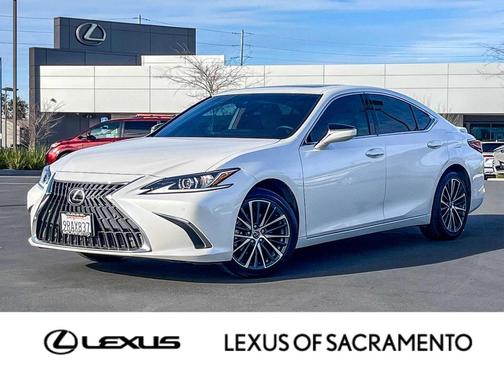 2025 Lexus ES 300h Base