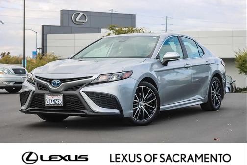 2024 Toyota Camry Hybrid SE