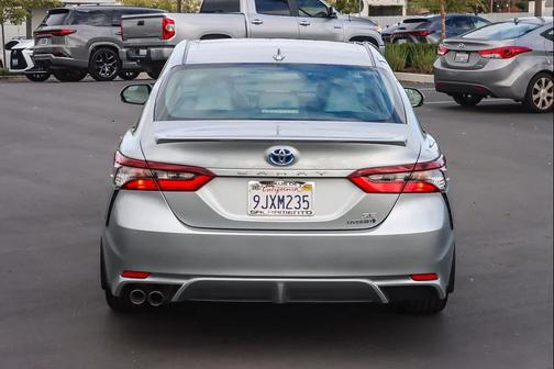 2024 Toyota Camry Hybrid SE