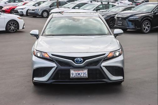 2024 Toyota Camry Hybrid SE