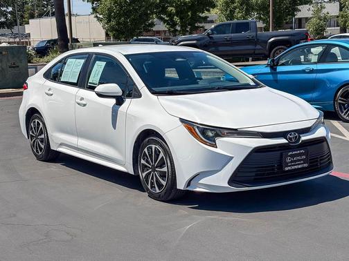 Ice Cap 2023 Toyota Corolla LE