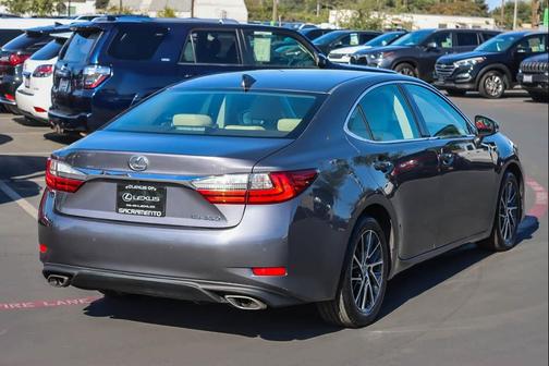 2017 Lexus ES 350 Base