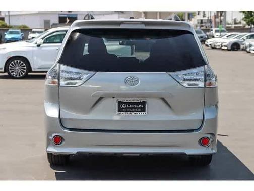 2017 Toyota Sienna SE