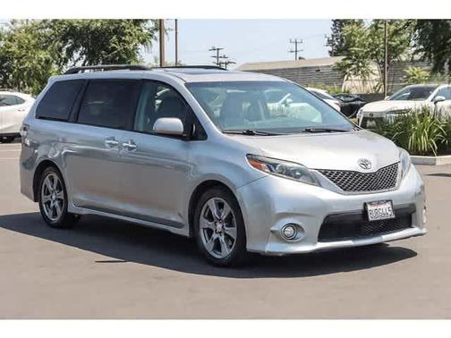 2017 Toyota Sienna SE