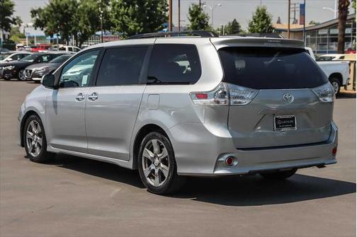 2017 Toyota Sienna SE