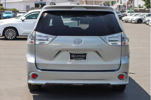 2017 Toyota Sienna SE