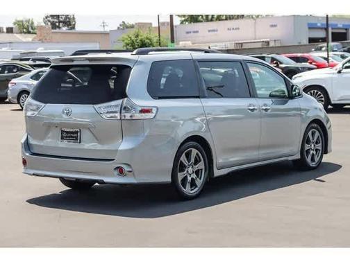 2017 Toyota Sienna SE