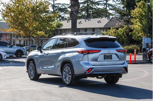 2022 Toyota Highlander Platinum