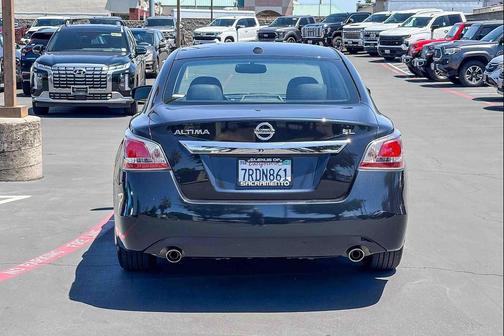 Storm 2015 Nissan Altima 2.5 SL