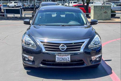 Storm 2015 Nissan Altima 2.5 SL