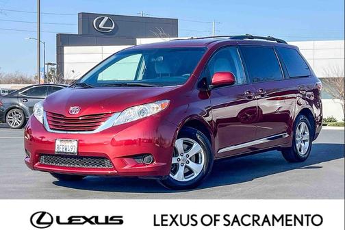 2017 Toyota Sienna LE