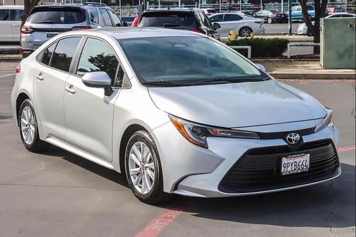 2025 Toyota Corolla LE