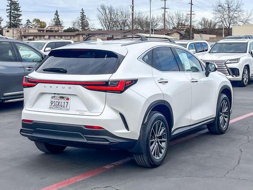 2025 Lexus NX 350h Premium
