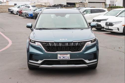 2024 Kia Carnival EX