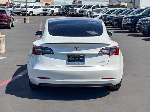 Pearl White Multi-Coat 2019 Tesla Model 3 Performance