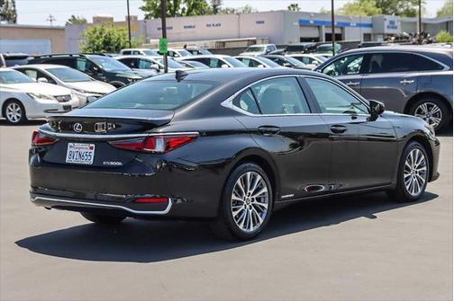 2021 Lexus ES 300h Base