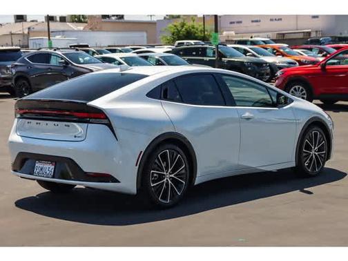 2025 Toyota Prius XLE