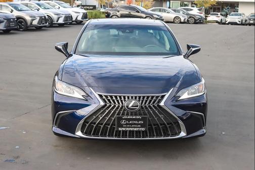 2024 Lexus ES 300h Base