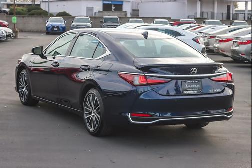 2024 Lexus ES 300h Base