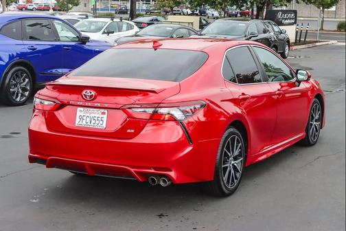 2021 Toyota Camry SE