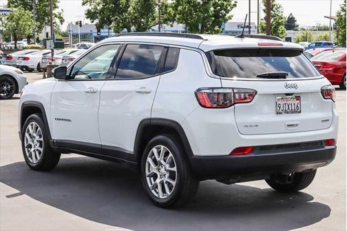 2023 Jeep Compass Latitude Lux