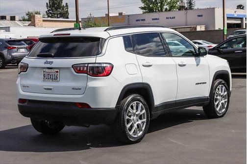 2023 Jeep Compass Latitude Lux