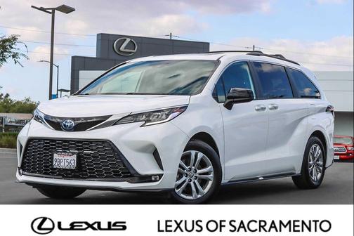 2022 Toyota Sienna XSE 7 Passenger