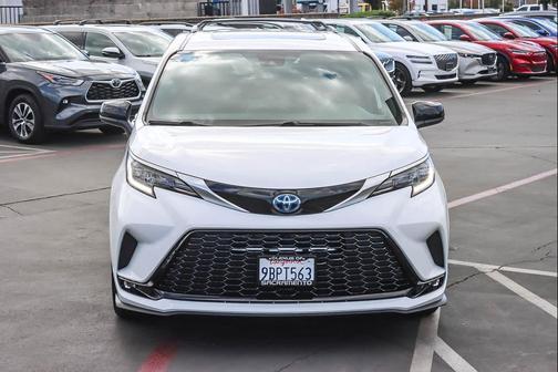 2022 Toyota Sienna XSE 7 Passenger