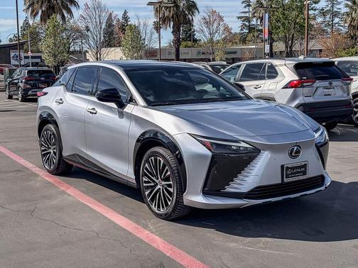 2023 Lexus RZ 450e Luxury