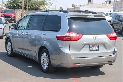 2016 Toyota Sienna XLE