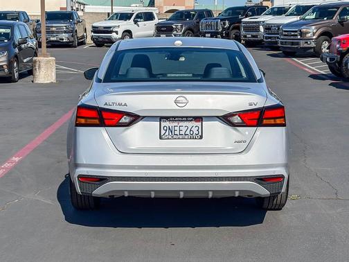 Brilliant Silver Metallic 2023 Nissan Altima 2.5 SV