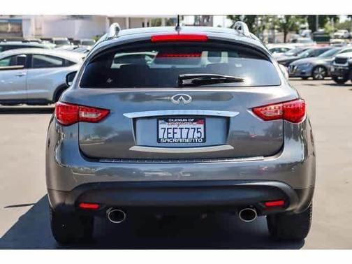 2014 INFINITI QX70 Base