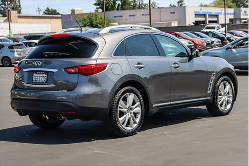 2014 INFINITI QX70 Base