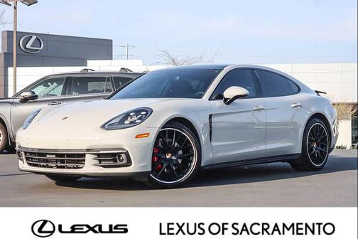 2018 Porsche Panamera 4