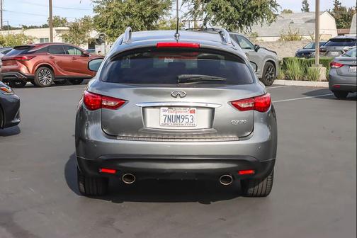2015 INFINITI QX70 Base
