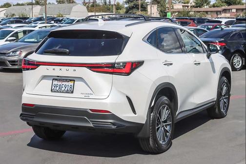 2025 Lexus NX 350h Premium
