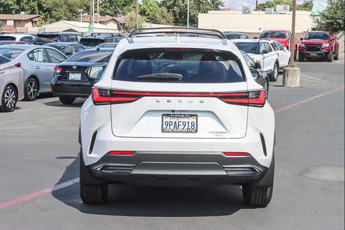 2025 Lexus NX 350h Premium