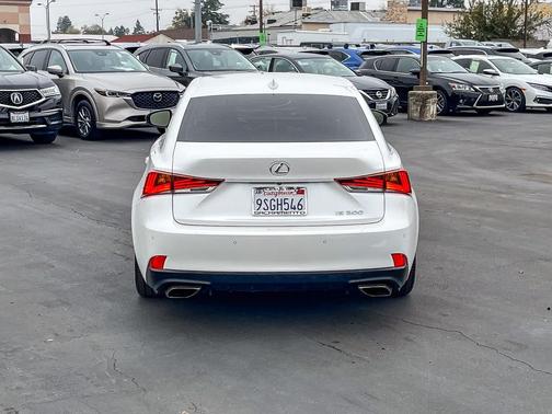 2018 Lexus IS 300 Base