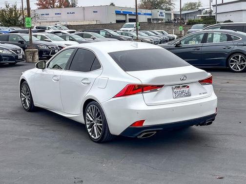 2018 Lexus IS 300 Base