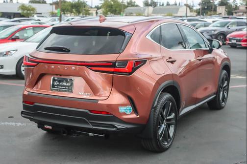 2025 Lexus NX 450h+ Luxury