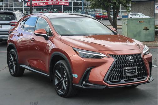 2025 Lexus NX 450h+ Luxury