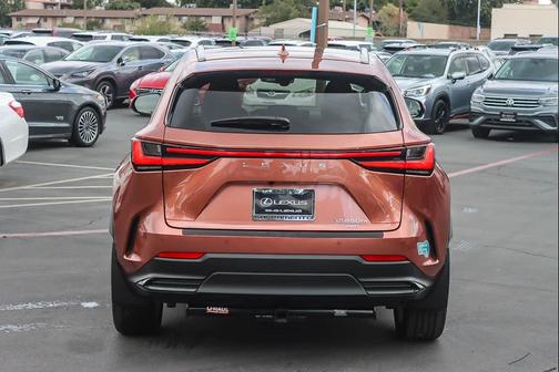 2025 Lexus NX 450h+ Luxury