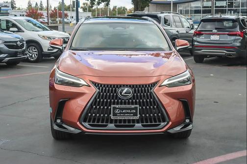 2025 Lexus NX 450h+ Luxury