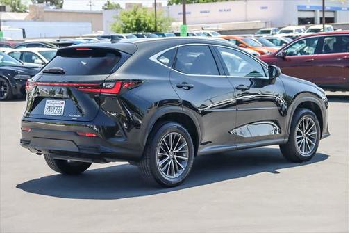 2022 Lexus NX 350h Premium
