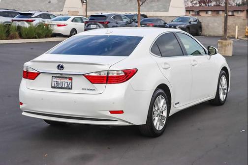 2013 Lexus ES 300h Base