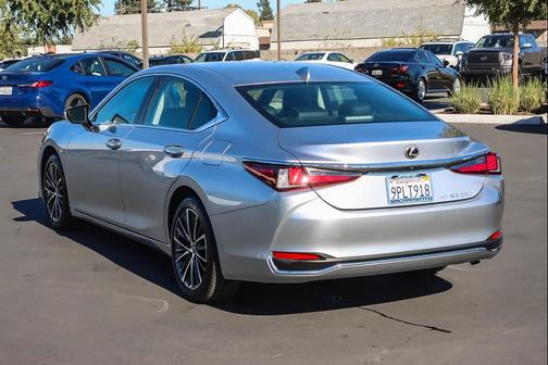 2024 Lexus ES 250 Base